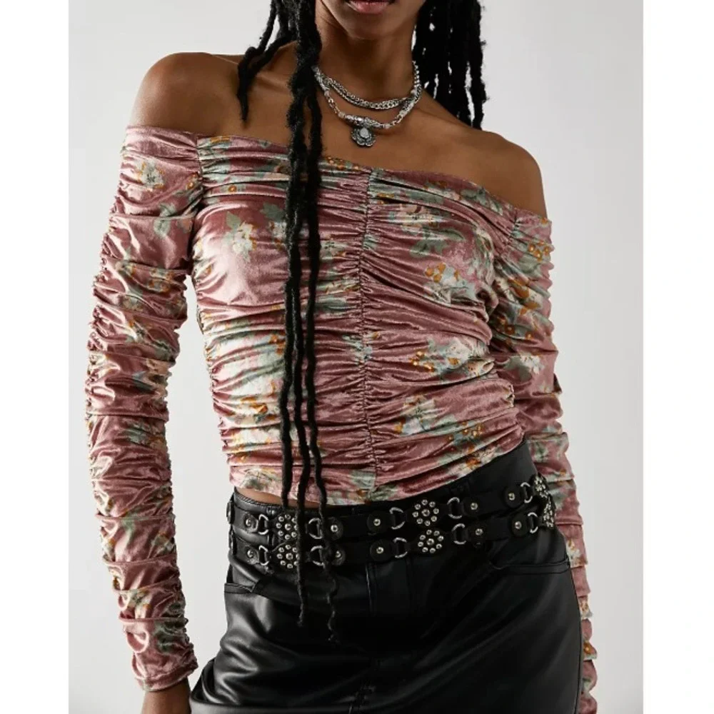 Free People Dusty Pink Floral Velvet Off Shoulder Ruched Top Y2K Soft Grunge‎ M